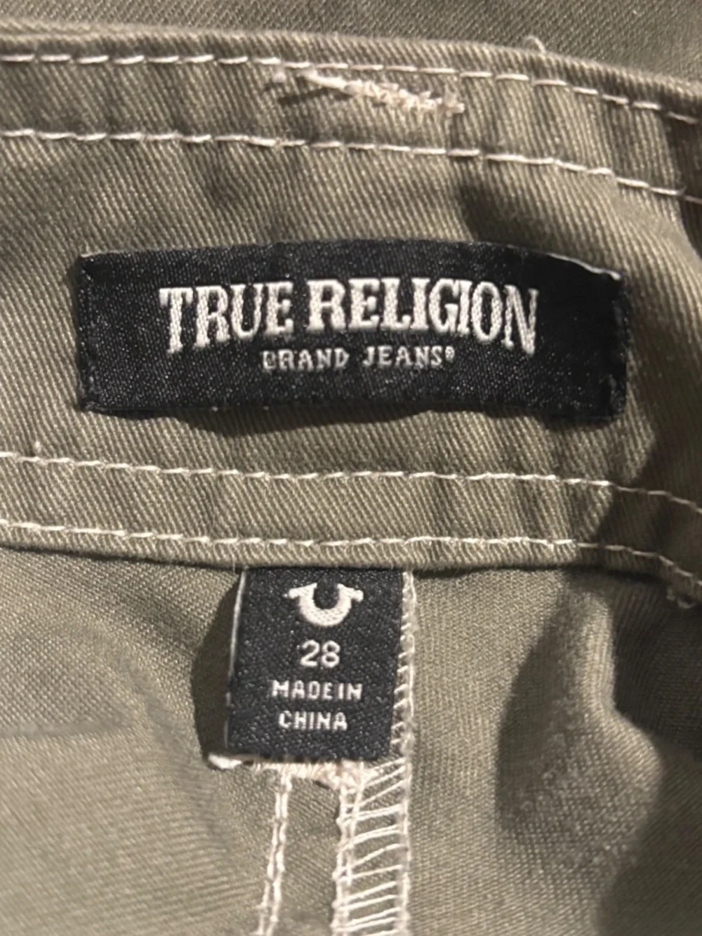 True Religions Men’s Bundle 2 Cargo Pants + 5 Graphic Tee’s